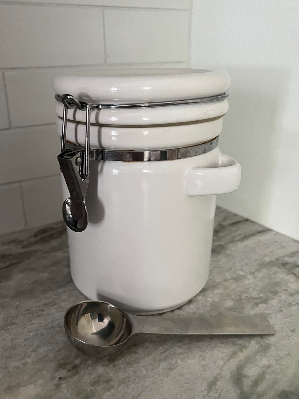 Set of Large Ceramic Airtight Storage Jar and Stainless Steel Scoop - Oggi